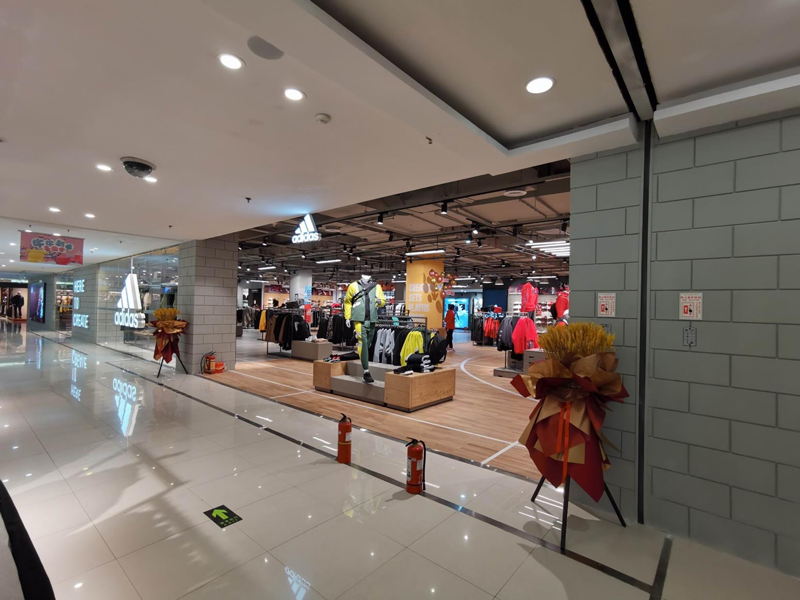 开封大商新玛特阿迪